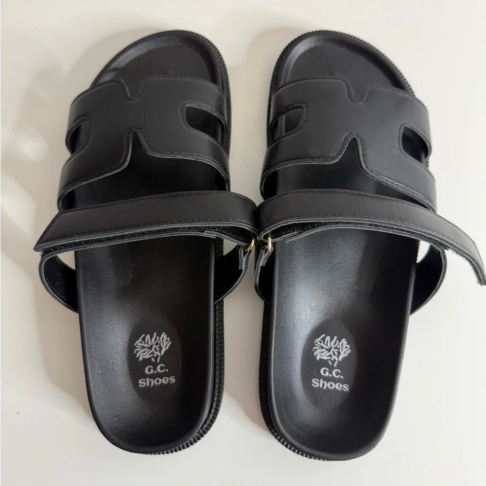 G.C. shoes - Kelly Black Cut-Out Slide Flat Sandals NWOT US 6